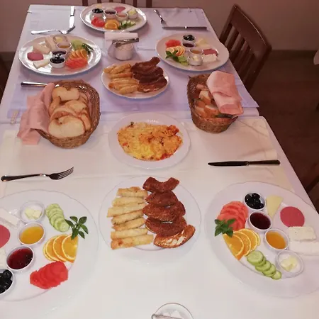 Tekeli Konaklari
