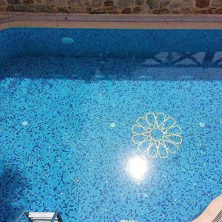 تكيلي كوناك لاري