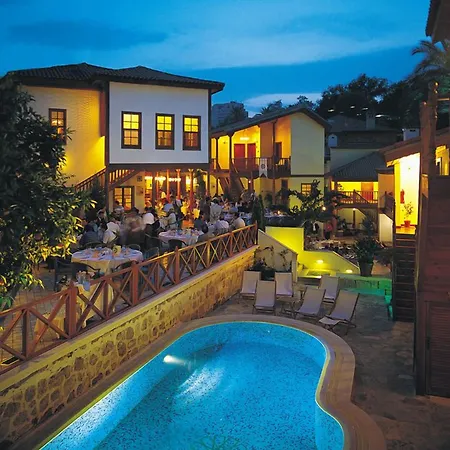 特克里考纳克拉里酒店 2*