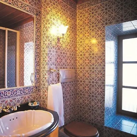 特克里考纳克拉里酒店 2*