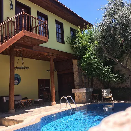 特克里考纳克拉里酒店 2* 安塔利亚